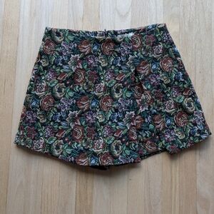 BaeVely Floral Tapestry Patterned Skort (Size Large, Fits Like A Medium)